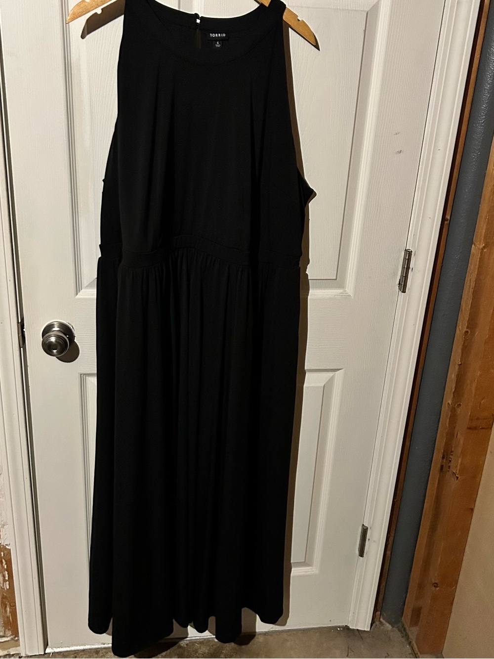 torrid Black Sleeveless Maxi Dress with Flowing Skirt